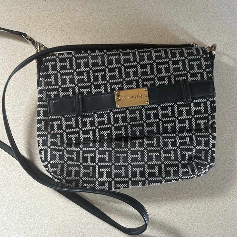 Tommy Hilfiger purse